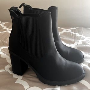 Vera Wang Booties